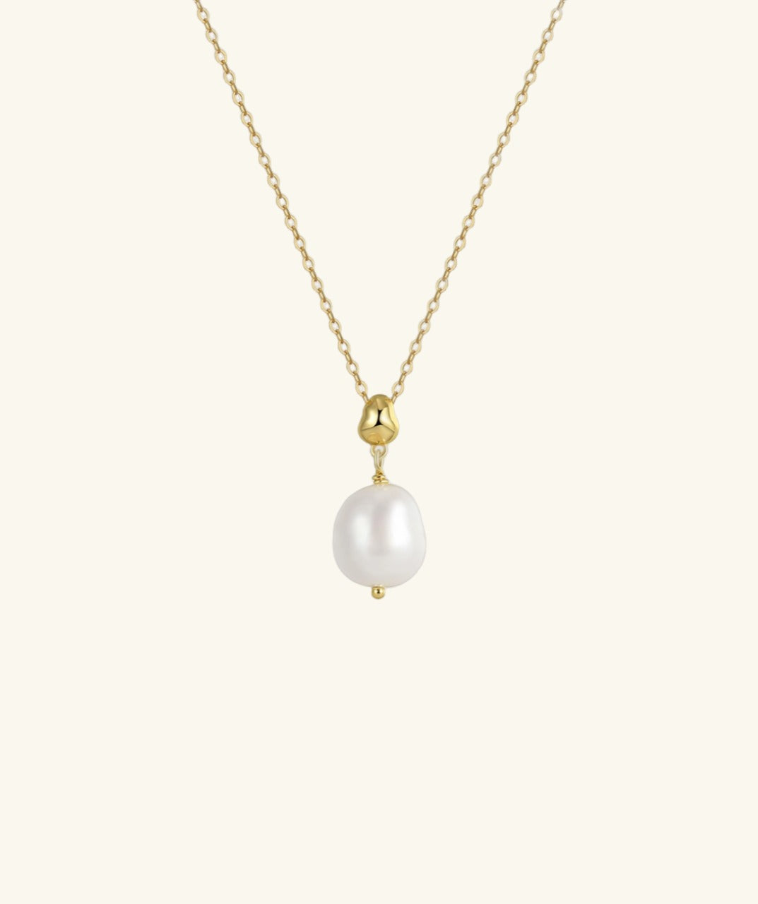 Classic Pearl Pendant Necklace