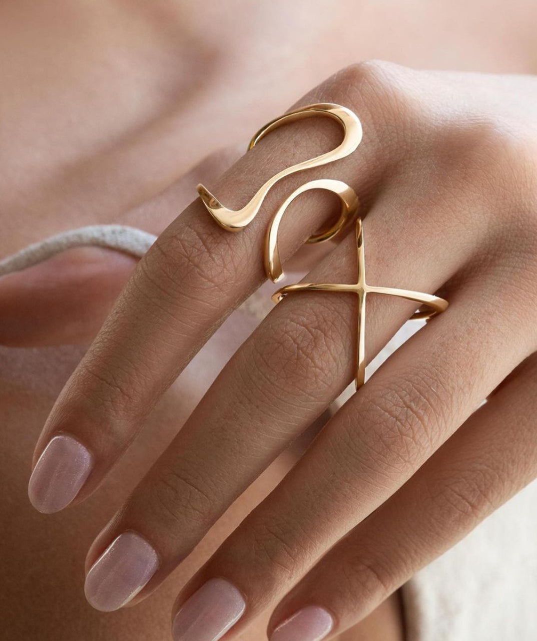 Line Design Statement Ring