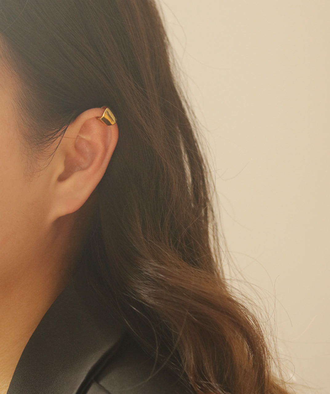 Sleek Gold Ear Cuff