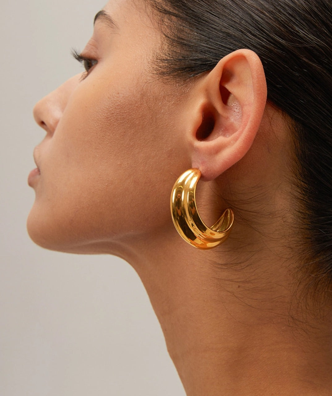 Elegant Gold Hoop Earrings