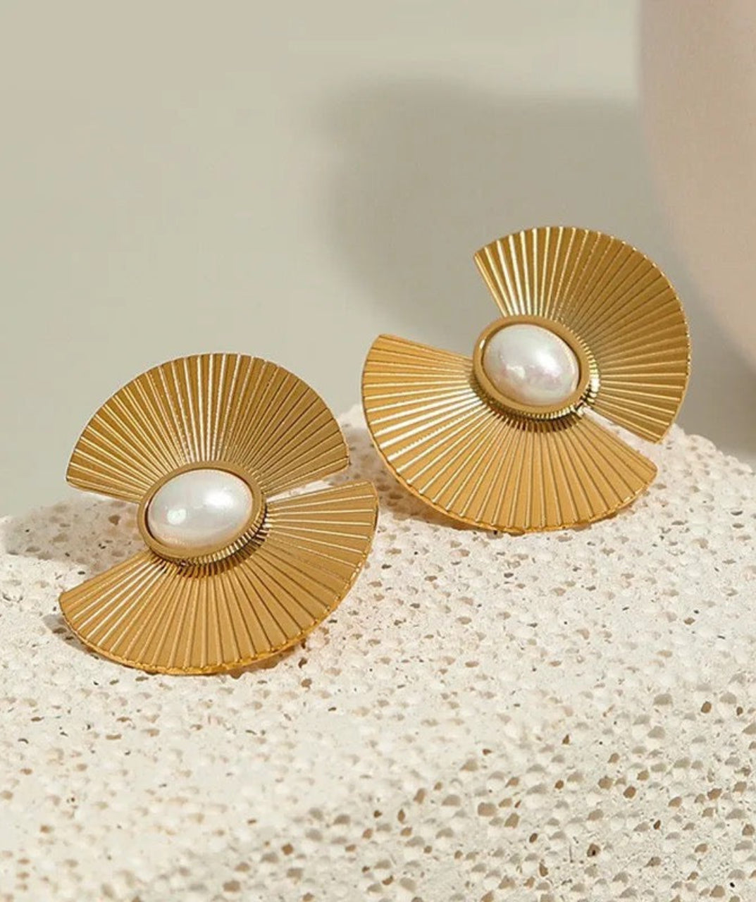 Fan Design Stud Earrings