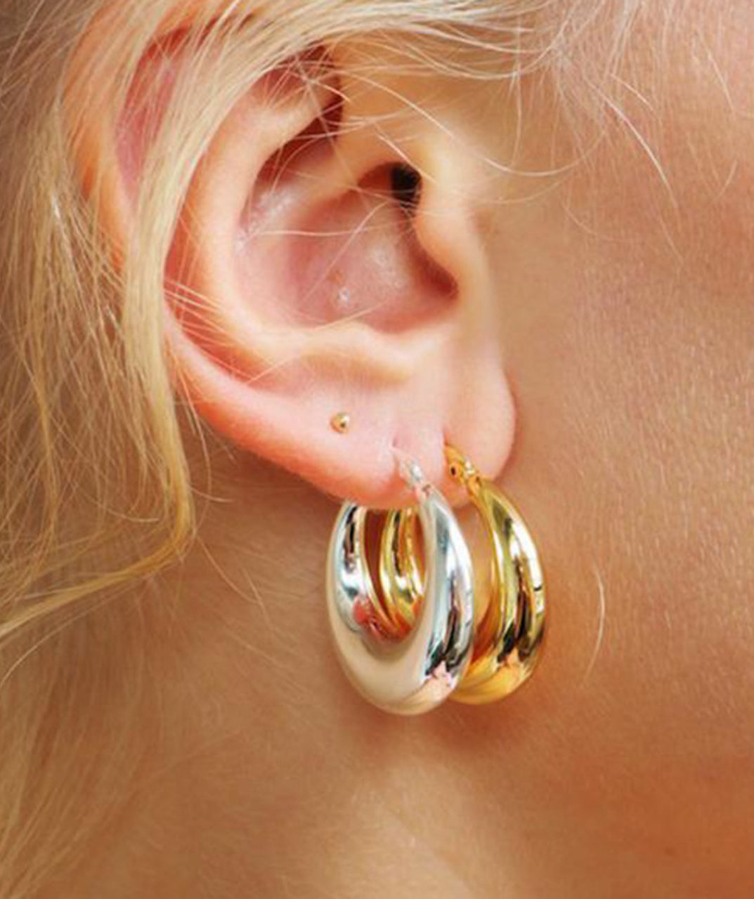 Elegant Hoops Earrings