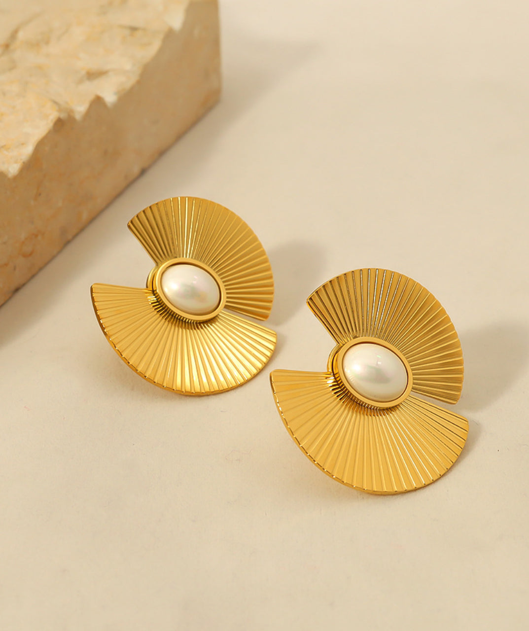 Fan Design Stud Earrings