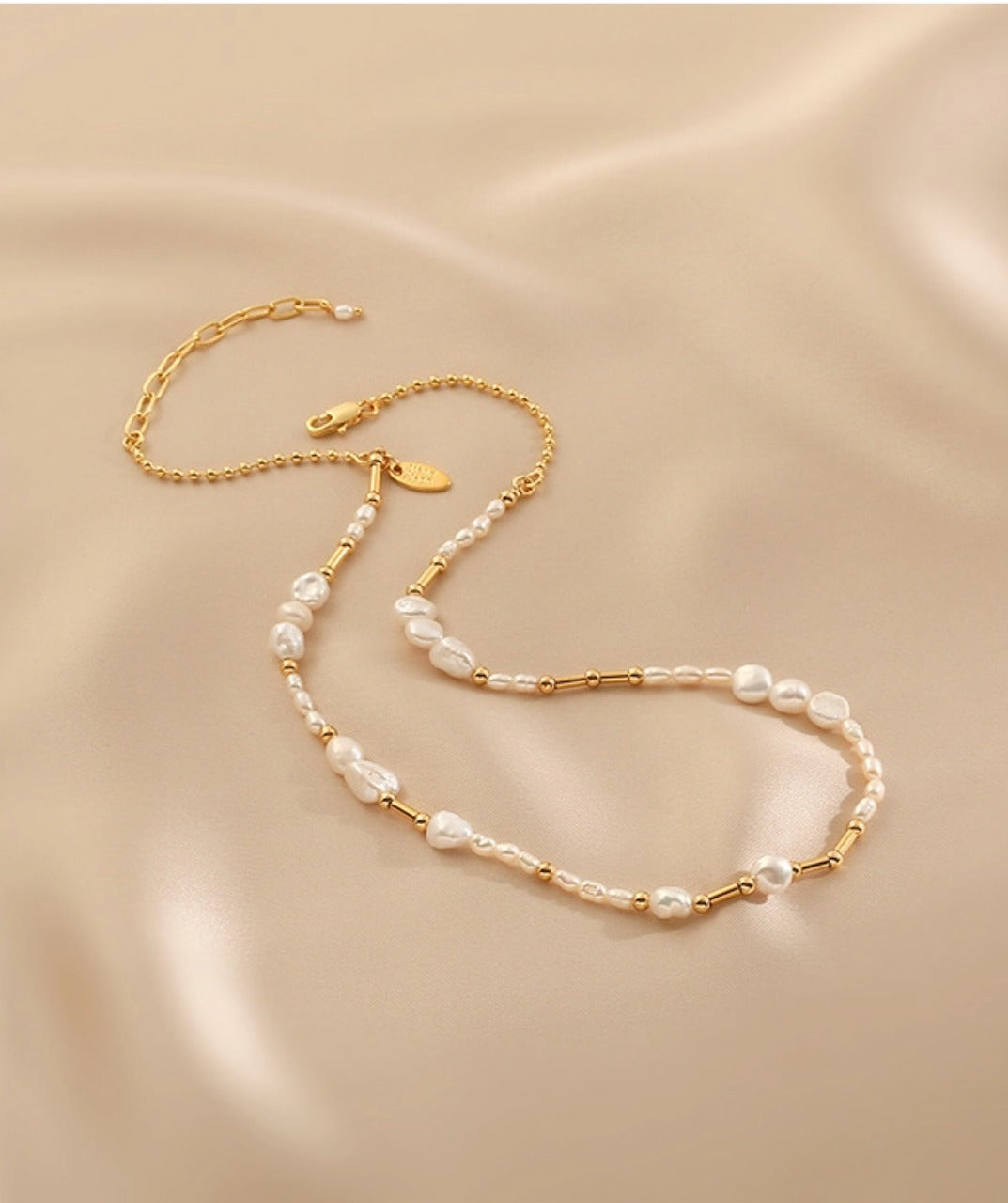 Graceful Pearl Chain Necklace