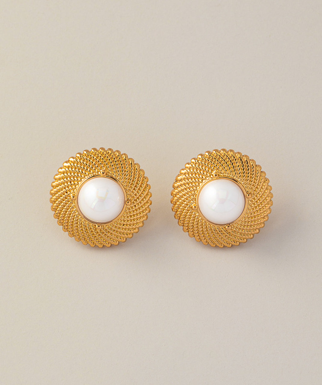 Vintage Elegance Stud Earrings