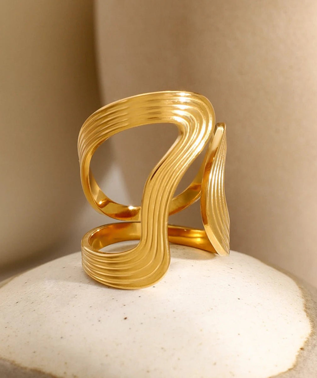 Asymmetric Line Statement Ring