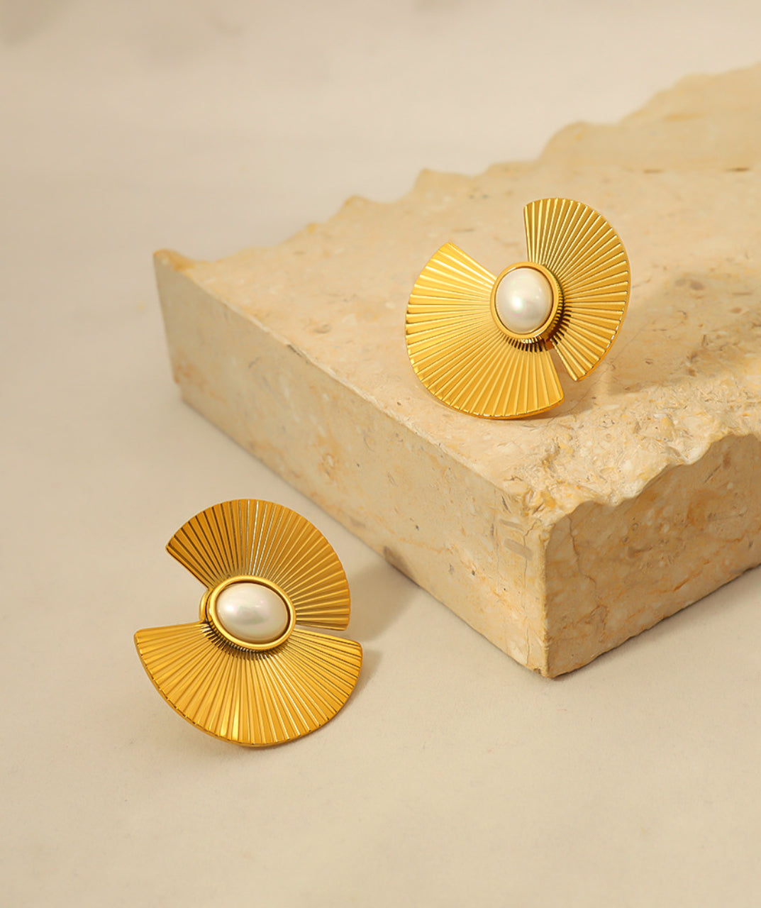 Fan Design Stud Earrings