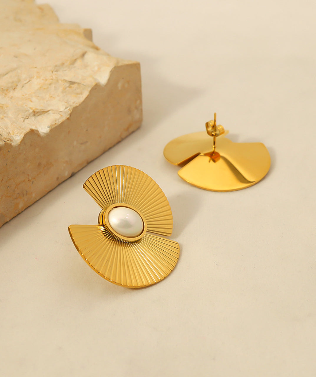 Fan Design Stud Earrings